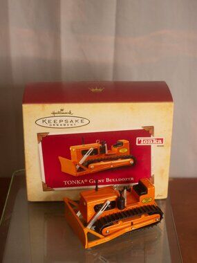 Hallmark Vintage 2004 Keepsake Ornament Tonka Giant Bulldozer